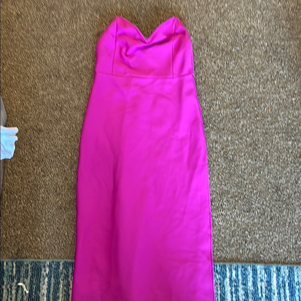 Elegant Strapless Magenta Dress